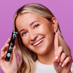 Lash Princess False Lash Mascara -Pure Beauty Shop 20210811 Essence Beauty SHOT 20 B 160