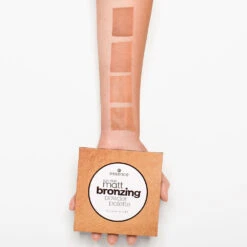 Sun Club Matt Bronzing Powder Palette -Pure Beauty Shop 4059729241795 201909 Website SwatchWhite