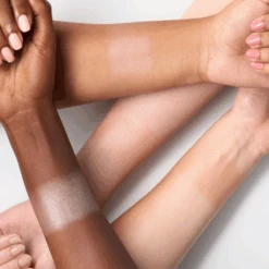 Pure Nude Highlighter 11 Pure Nude Highlighter -Pure Beauty Shop 4250947570333 Application SwatchTogether