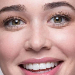 Lash Princess Sculpted Volume Mascara -Pure Beauty Shop Lash Princess Sculpted Volume Model