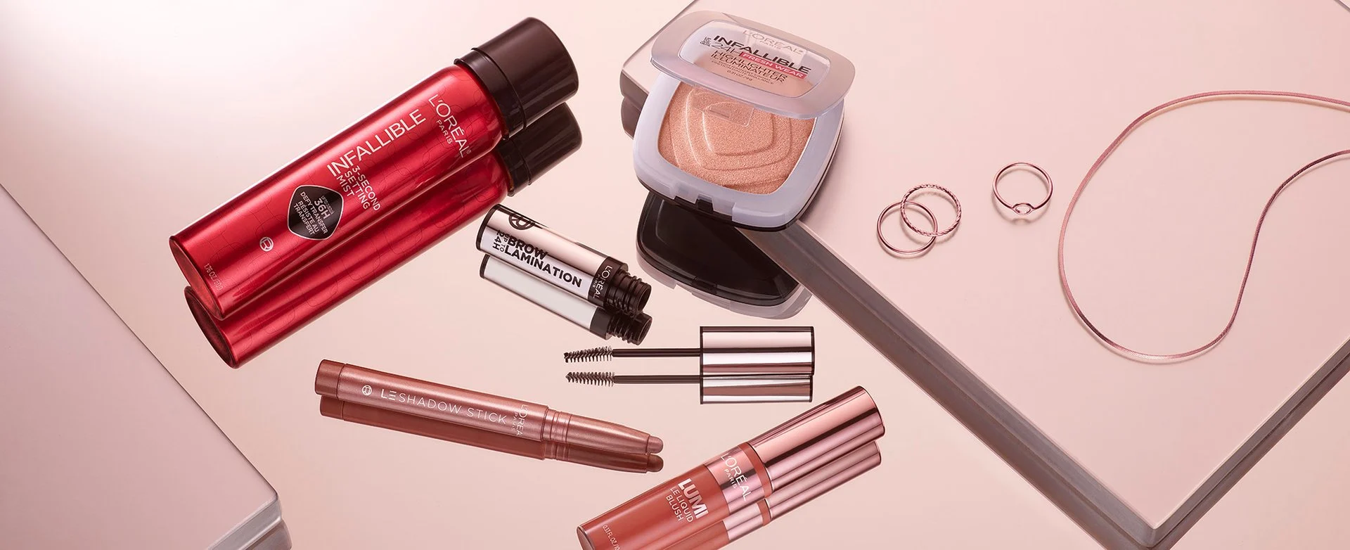 Pure Beauty Shop -Pure Beauty Shop banner makeup order for application desktop