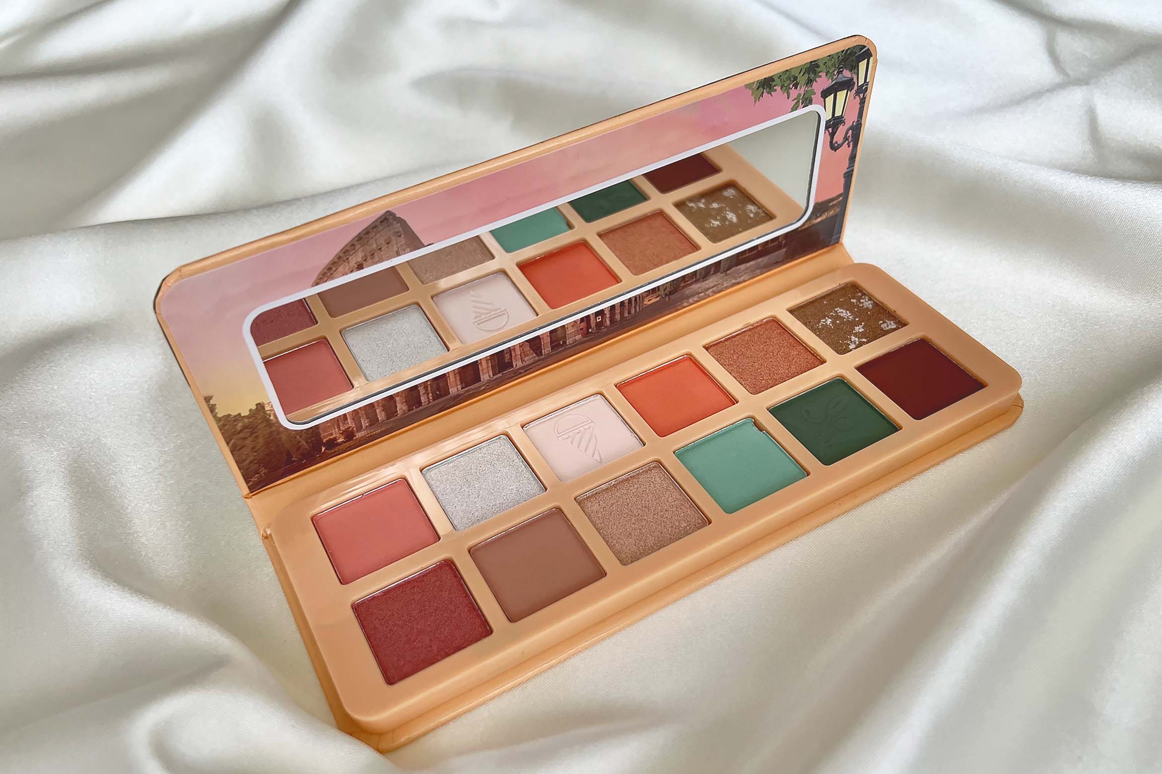 Pure Beauty Shop 18 Pure Beauty Shop -Pure Beauty Shop essence benvenuti a roma eyeshadow palette review